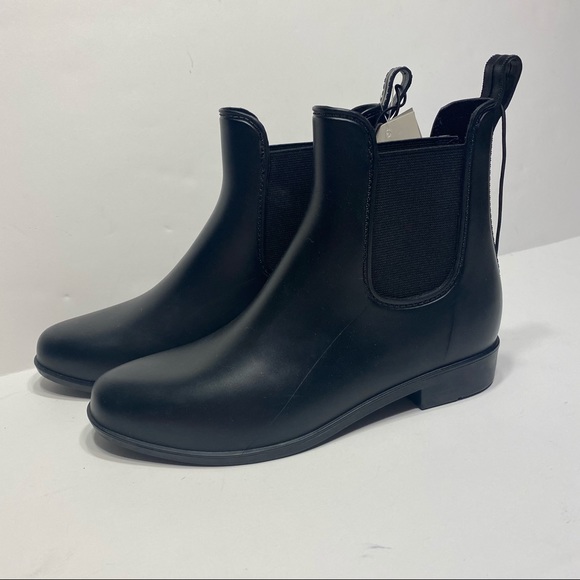 a new day Shoes - NWT Black Rubber Waterproof Womens Chelsea Boots